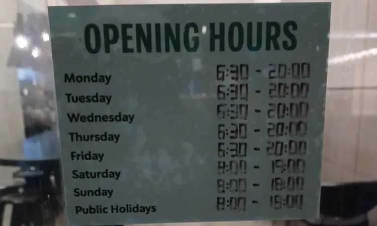 Starbucks Manchester Opening hours