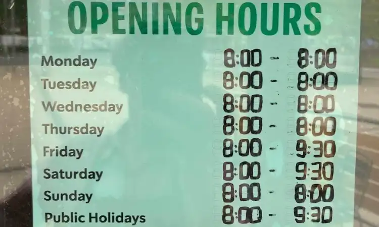 Starbucks Manchester Opening hours