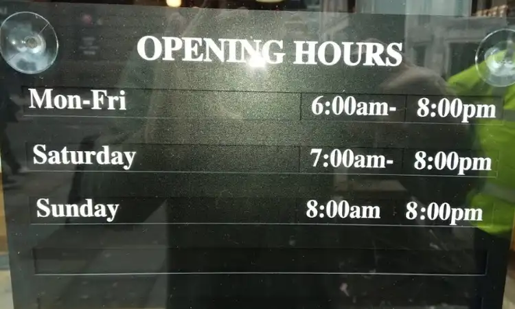 Starbucks Manchester Opening hours