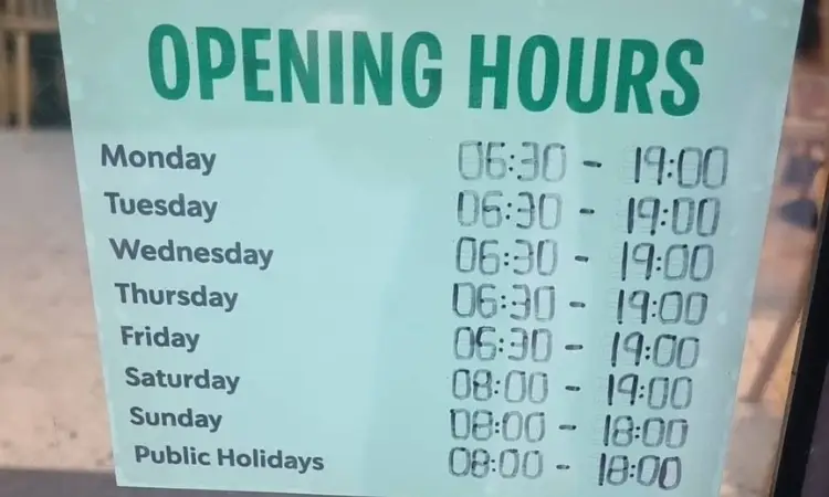 Starbucks Manchester Opening hours