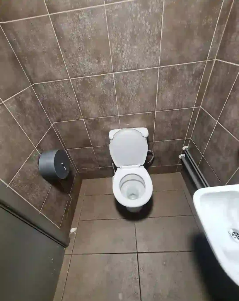 Starbucks Wirral Toilet